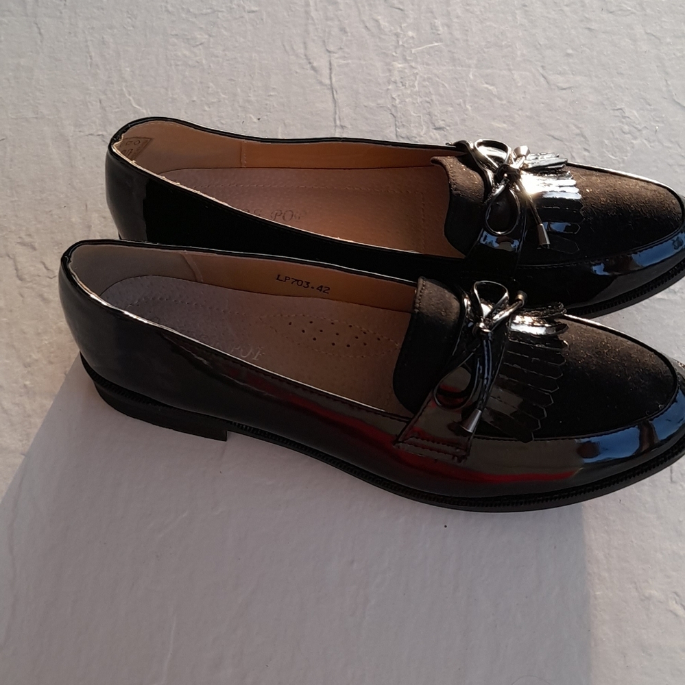 Shoe